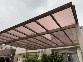 2019年6月29日　今回はポリカーボネート／ブラウンスモークの屋根材をご採用頂きました！