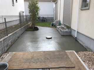 千葉県船橋市Ｉ様邸天然石貼り立水栓設置工事土間コンクリート打設工事